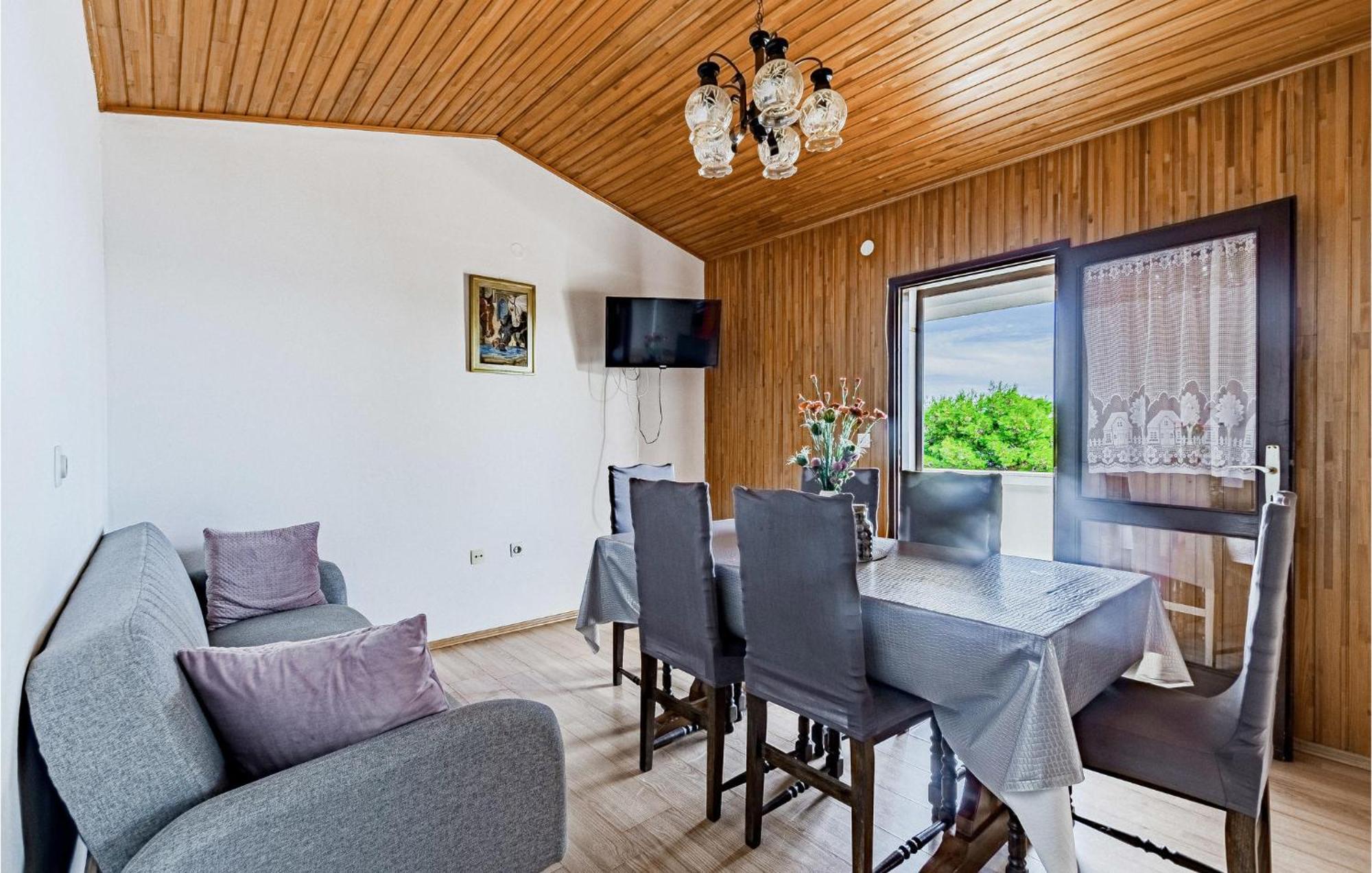 Beautiful Home In Prizba With Kitchen Dış mekan fotoğraf