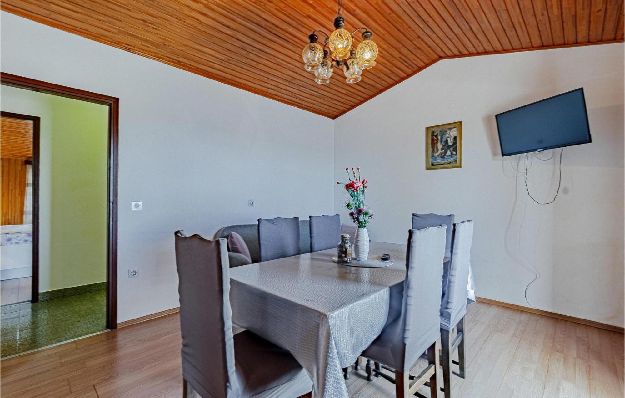 Beautiful Home In Prizba With Kitchen Dış mekan fotoğraf