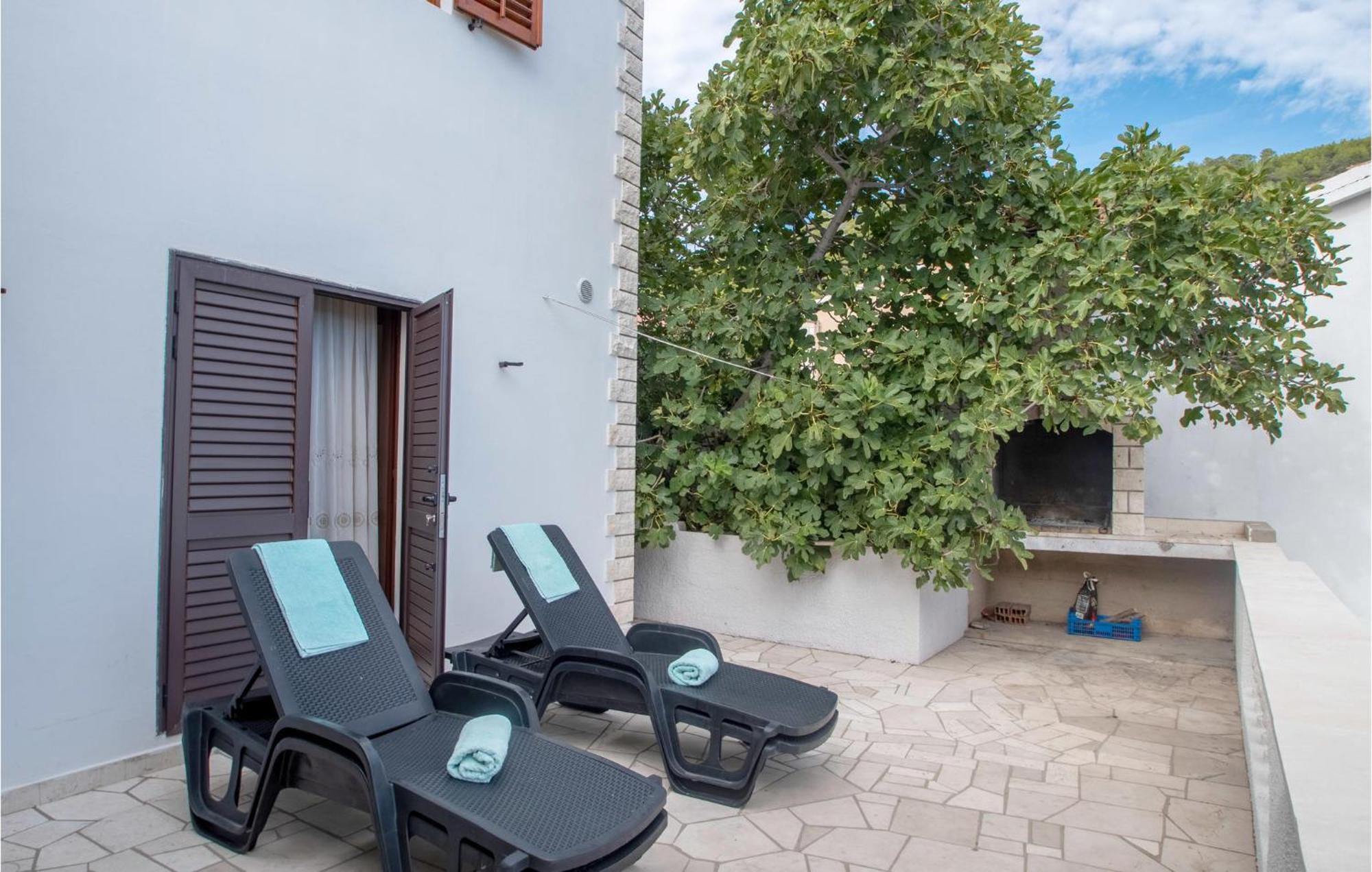 Beautiful Home In Prizba With Kitchen Dış mekan fotoğraf